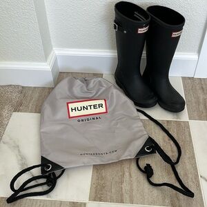 Hunter boots with bag
